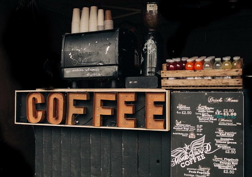 爱上海：What is the experience of drinking aged tea in Shanghai tea houses？